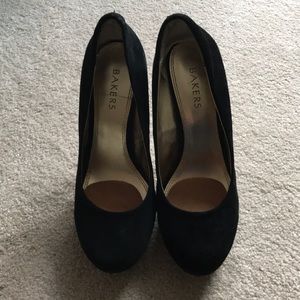 Bakers Black pumps